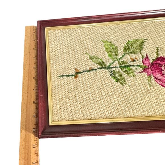 Red Pink Roses Bud Framed Cross Stitch Wall Decor Shabby Chic Floral Cot… - Picture 12 of 16